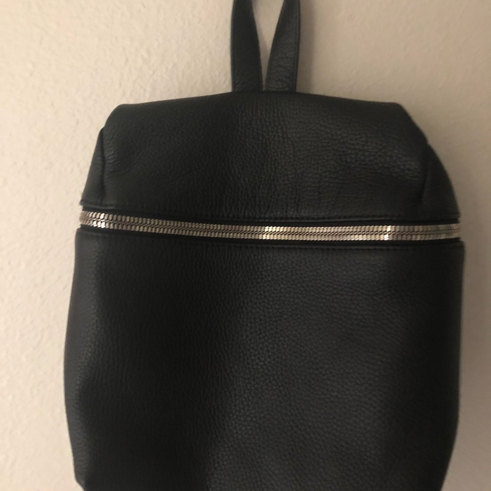 Kara small leather backpack - Picture 4 of 8